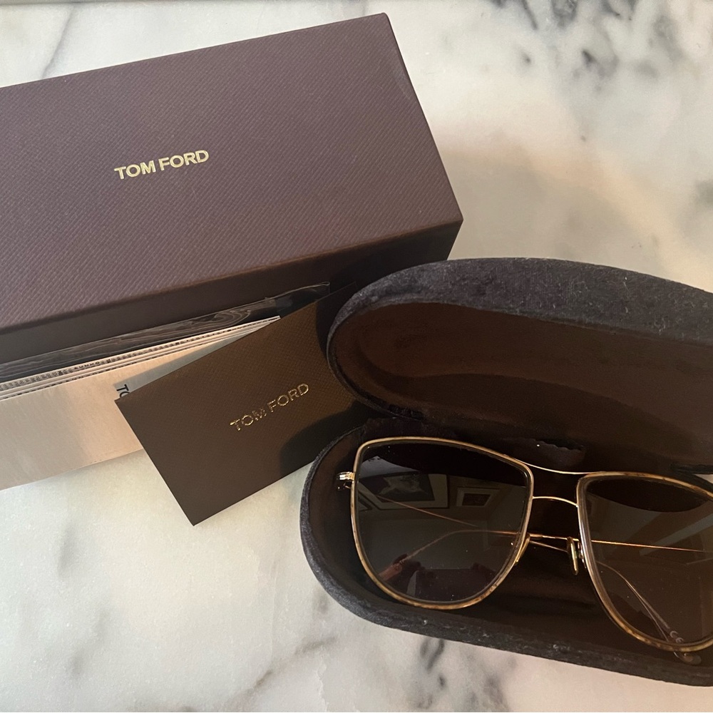 Tom Ford women’s Sunglasses with Rose Gold Frame